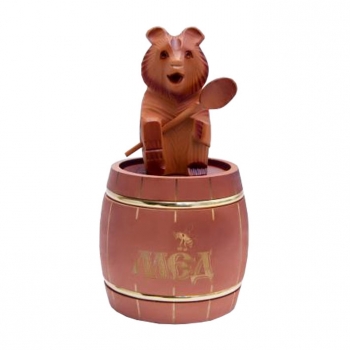 Бочонок с обручами с медведем, вырезанным вручную цвета дуб